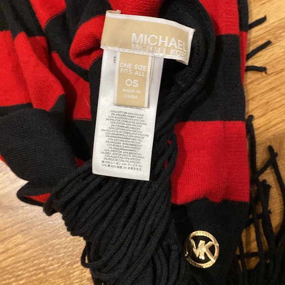 Scarf - Picture 3 of 4